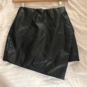 Size XS black leather skirt